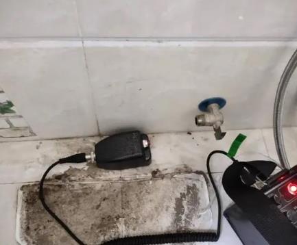 新北屋顶漏水维修公司分享下卫生间漏水的危害及解决方法